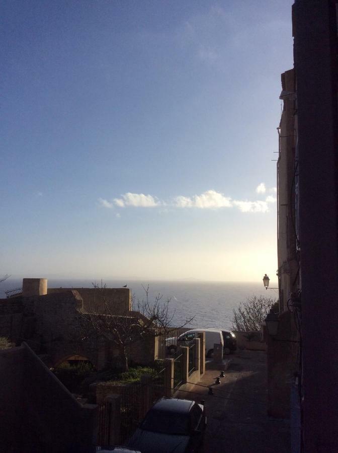 Au Coeur De La Cite Medievale Avec Petite Vue Mer Bonifacio  Exterior photo